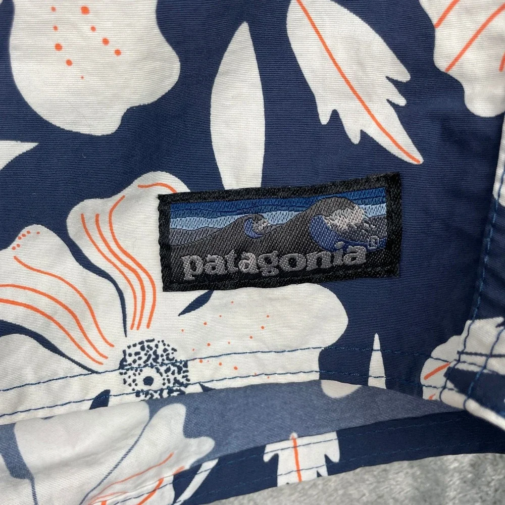 Patagonia Wavefarer Board Shorts Mens 32 Zip Pocket Hawaiian Unlined Swim Trunks